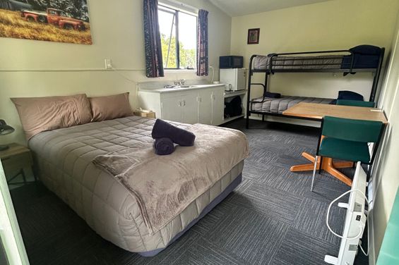 Room%201%20new%20carpet 1